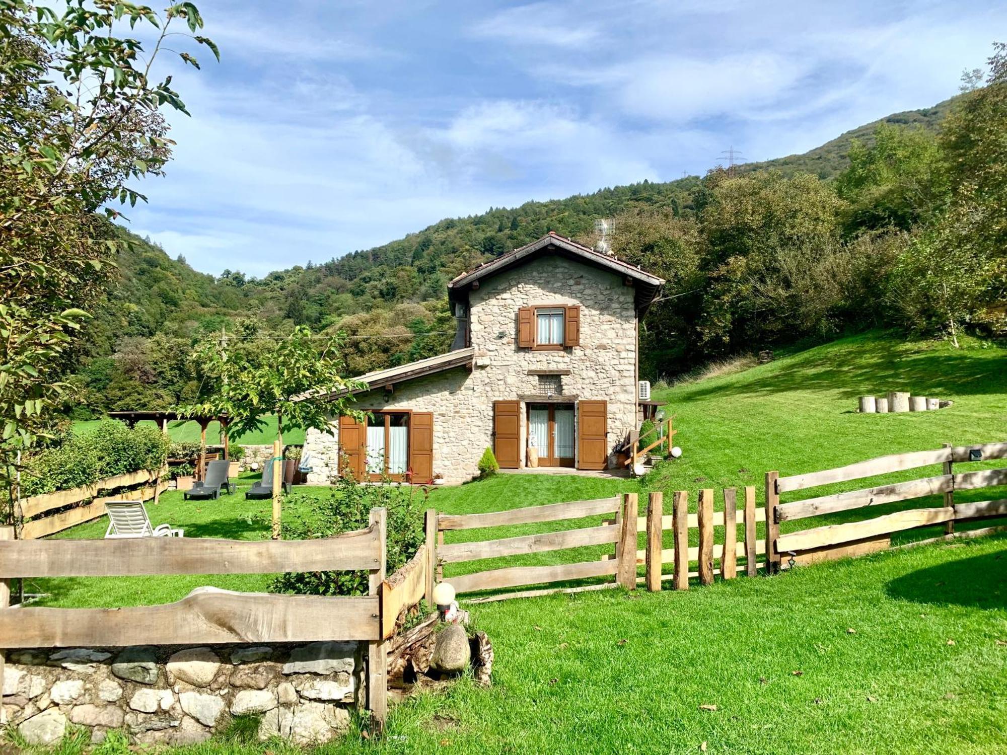 Vila Casa Al Castagneto Ceniga Exteriér fotografie